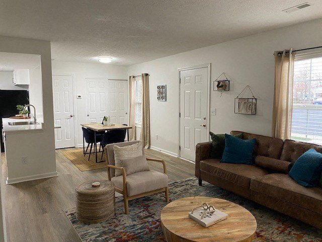 The Groves @ 665 Apartments